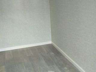 成品门及墙纸铺贴