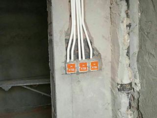 强、弱电布管穿线