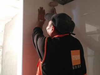 厨房、卫生间墙砖施作