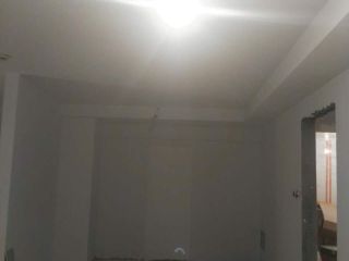 墙、顶面腻子批嵌