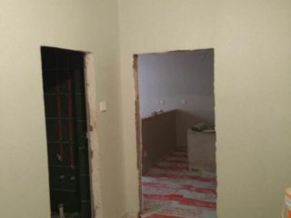 成品门及墙纸铺贴