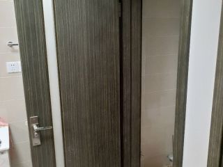 套装门、踢脚线安装