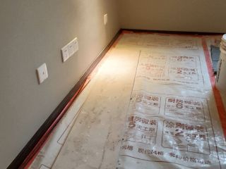 套装门、踢脚线安装