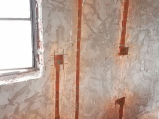 水、电管开槽施作