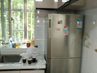 成品门及墙纸铺贴