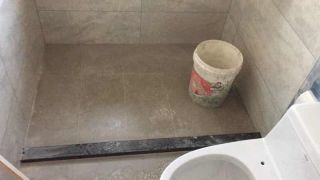 地砖铺贴及地面找平施作