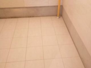 地砖铺贴及地面找平施作