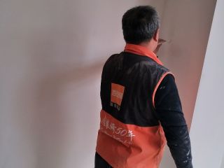 墙、顶面乳胶漆及墙纸铺贴