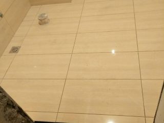 地砖铺贴及地面找平施作