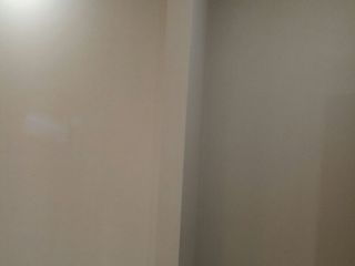 现场背景墙及隔墙施作
