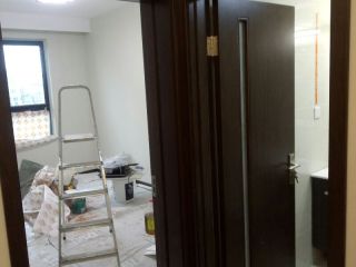 套装门、踢脚线安装