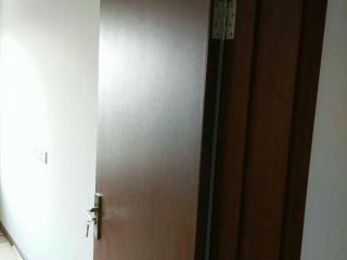 套装门、踢脚线安装