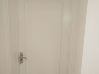 套装门、踢脚线安装