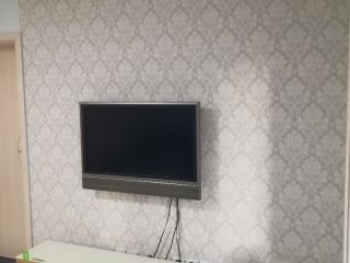 成品门及墙纸铺贴