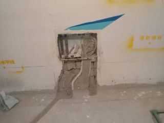 水、电管开槽施作