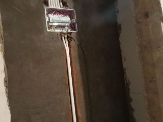 水、电管开槽施作