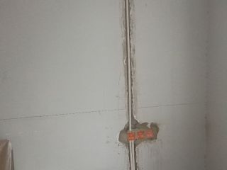 强、弱电路穿线施作