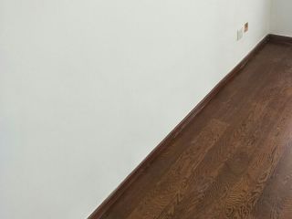 套装门、踢脚线安装