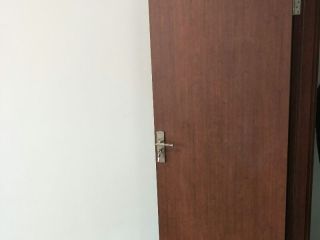 套装门、踢脚线安装