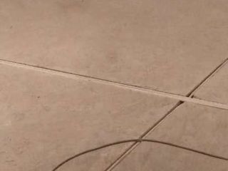 强、弱电路穿线施作