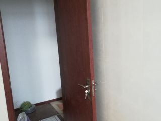 套装门、踢脚线安装