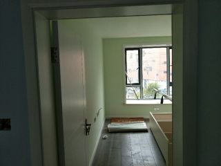 成品门及墙纸铺贴