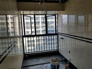 地砖铺贴及地面找平施作