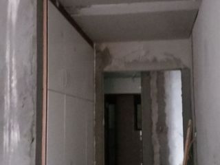 成品门及墙纸铺贴