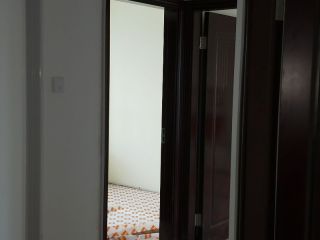 成品门及墙纸铺贴