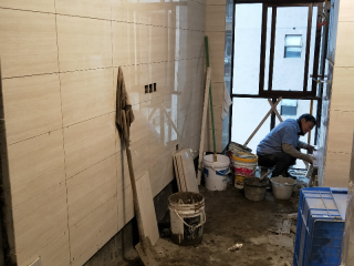 厨房、卫生间墙砖施作