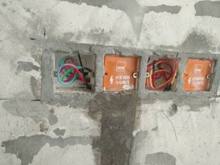 强、弱电路穿线施作