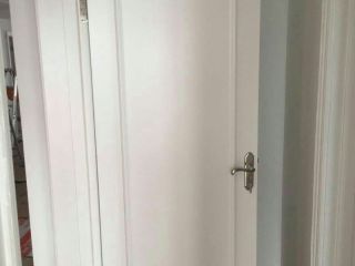 套装门、踢脚线安装