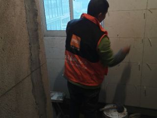 厨房、卫生间墙砖施作