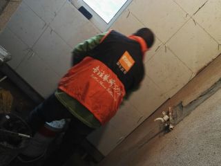 厨房、卫生间墙砖施作