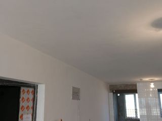 墙、顶面乳胶漆及墙纸铺贴