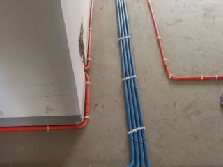 强、弱电路穿线施作
