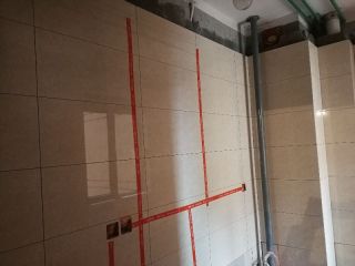 厨房、卫生间墙砖施作