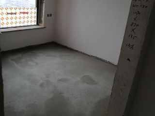 地砖铺贴及地面找平施作
