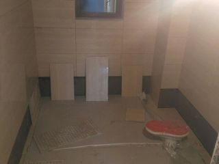 厨房、卫生间墙砖施作