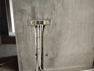 水、电管开槽施工