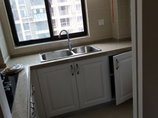 集成吊顶及橱柜柜体安装