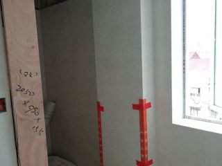 地砖铺贴及地面找平施作