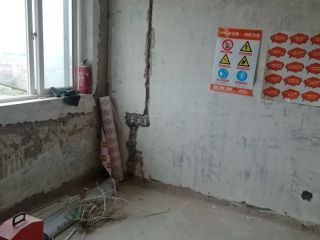 水、电管开槽施工