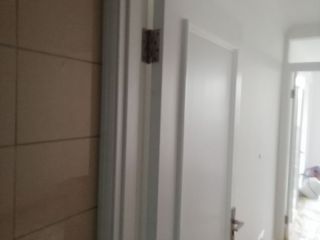 套装门、踢脚线安装