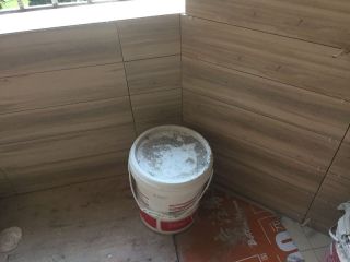 厨房、卫生间墙砖施作