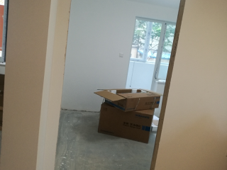 成品门及墙纸铺贴