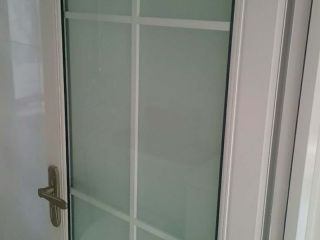 套装门、踢脚线安装