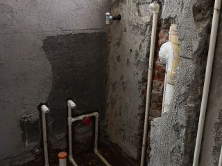 地砖铺贴及地面找平施作