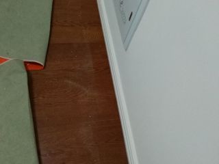 套装门、踢脚线安装