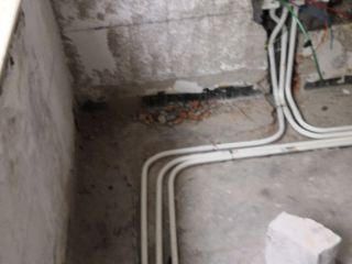 水、电管开槽施作